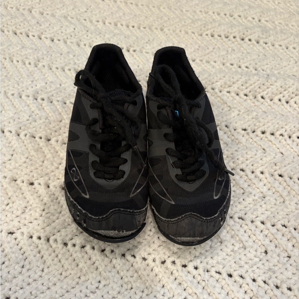 Nfinity vengeance black cheer shoes